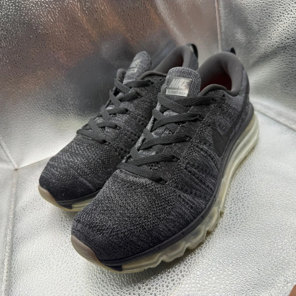 Size 10 Nike Flyknit Max Running Shoes Mens Black Grey Excellent 620469-010
